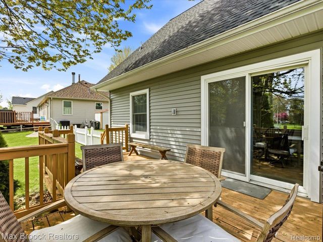 1561 S Delano Street, St. Clair, MI 48079