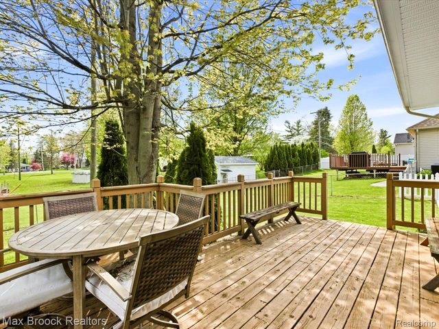 1561 S Delano Street, St. Clair, MI 48079
