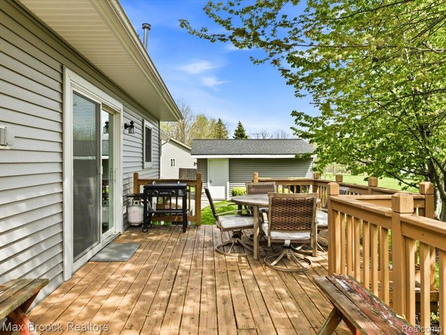 1561 S Delano Street, St. Clair, MI 48079