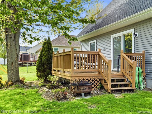 1561 S Delano Street, St. Clair, MI 48079