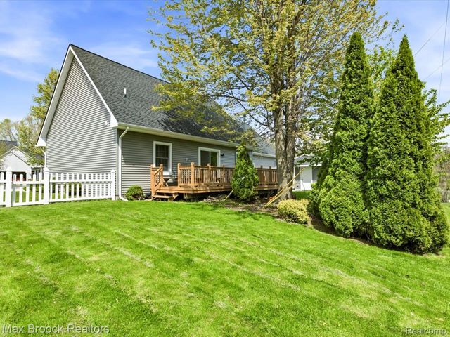 1561 S Delano Street, St. Clair, MI 48079