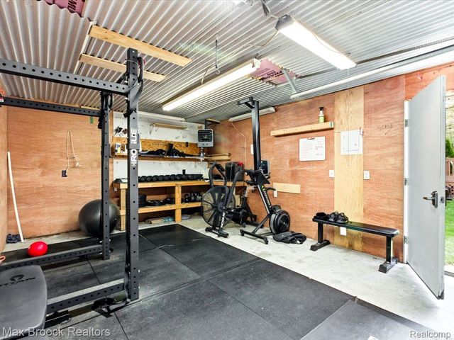 1561 S Delano Street, St. Clair, MI 48079