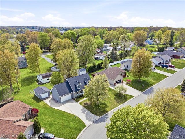 1561 S Delano Street, St. Clair, MI 48079