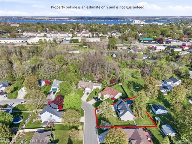 1561 S Delano Street, St. Clair, MI 48079