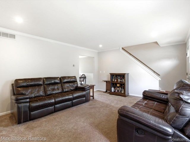 1561 S Delano Street, St. Clair, MI 48079