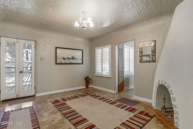 1007 KERBEY Avenue, El Paso, TX 79902