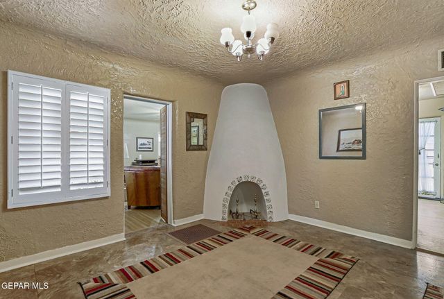 1007 KERBEY Avenue, El Paso, TX 79902