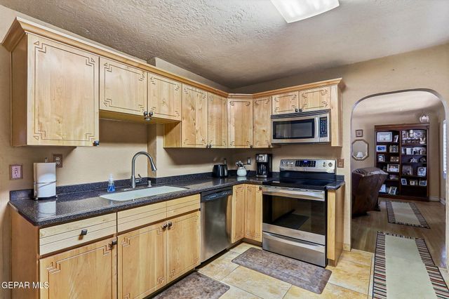 1007 KERBEY Avenue, El Paso, TX 79902