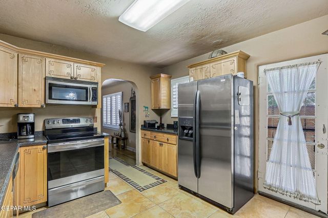 1007 KERBEY Avenue, El Paso, TX 79902