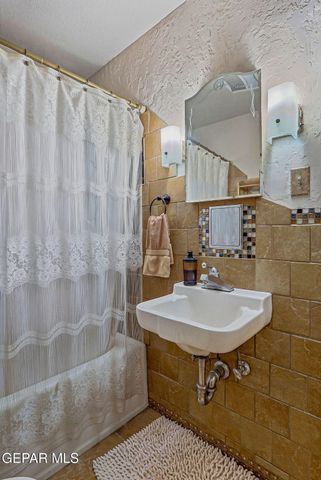 1007 KERBEY Avenue, El Paso, TX 79902