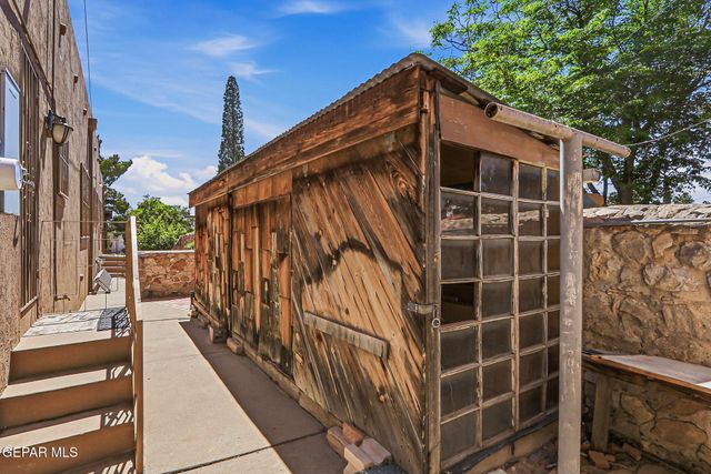1007 KERBEY Avenue, El Paso, TX 79902