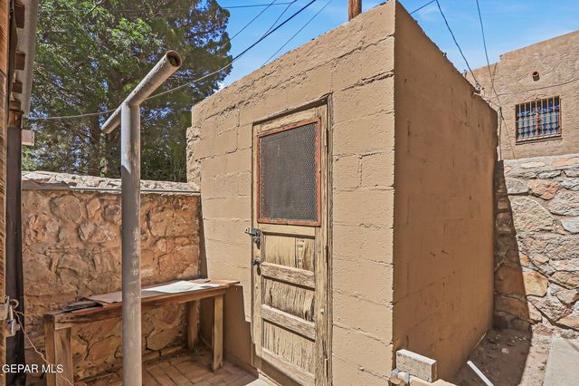 1007 KERBEY Avenue, El Paso, TX 79902