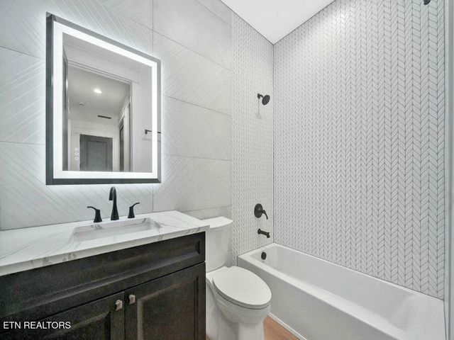 208 Granite Drive, Sevierville, TN 37876