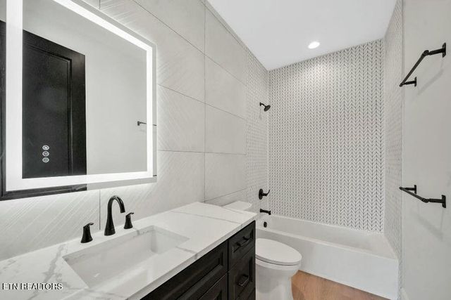 208 Granite Drive, Sevierville, TN 37876