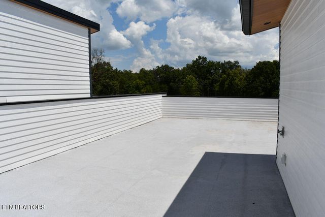 208 Granite Drive, Sevierville, TN 37876