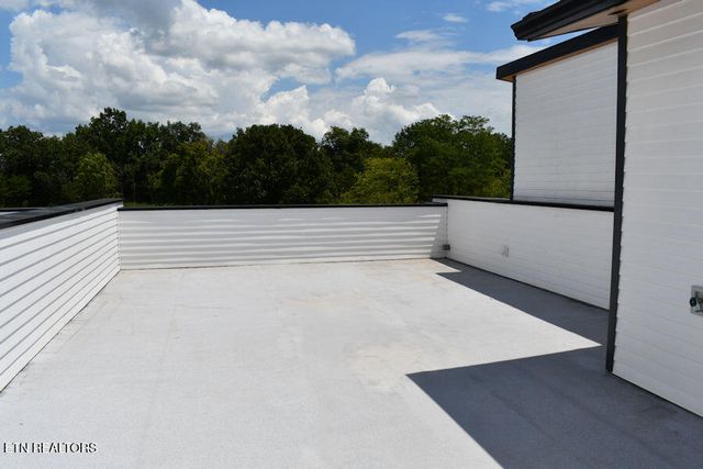 208 Granite Drive, Sevierville, TN 37876