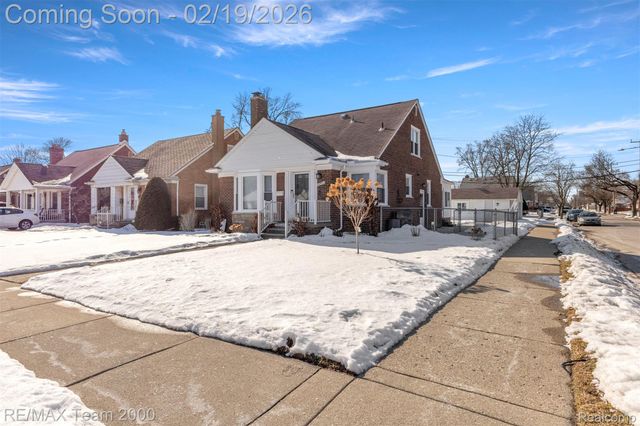 1645 Robindale Avenue, Dearborn, MI 48128