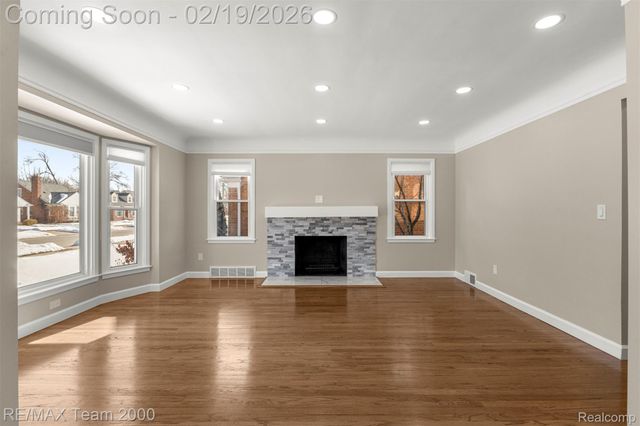 1645 Robindale Avenue, Dearborn, MI 48128