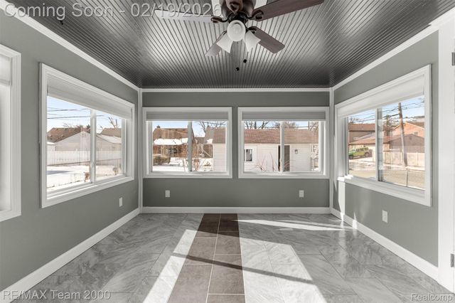 1645 Robindale Avenue, Dearborn, MI 48128