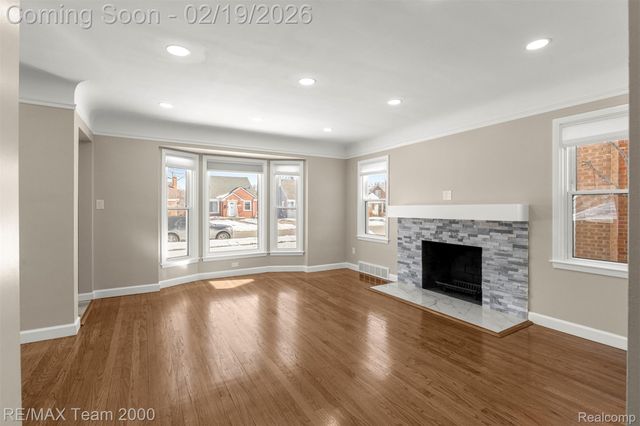 1645 Robindale Avenue, Dearborn, MI 48128