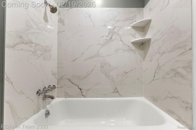 1645 Robindale Avenue, Dearborn, MI 48128