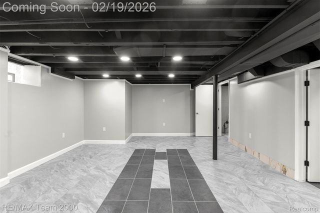 1645 Robindale Avenue, Dearborn, MI 48128