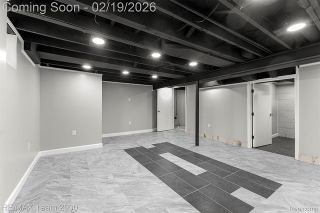 1645 Robindale Avenue, Dearborn, MI 48128