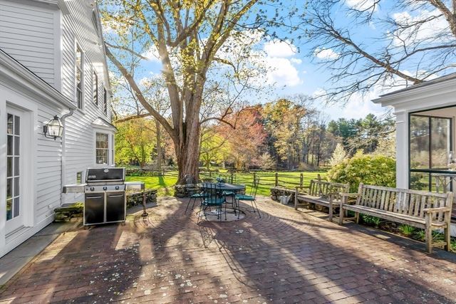 322 West St, Carlisle, MA 01741