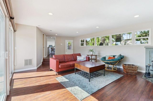 1607 Hunsaker Street, Oceanside, CA 92054