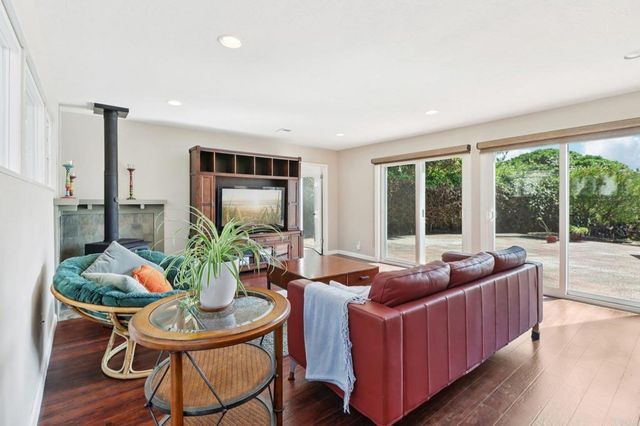 1607 Hunsaker Street, Oceanside, CA 92054