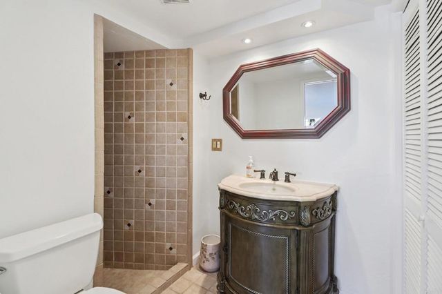 1607 Hunsaker Street, Oceanside, CA 92054