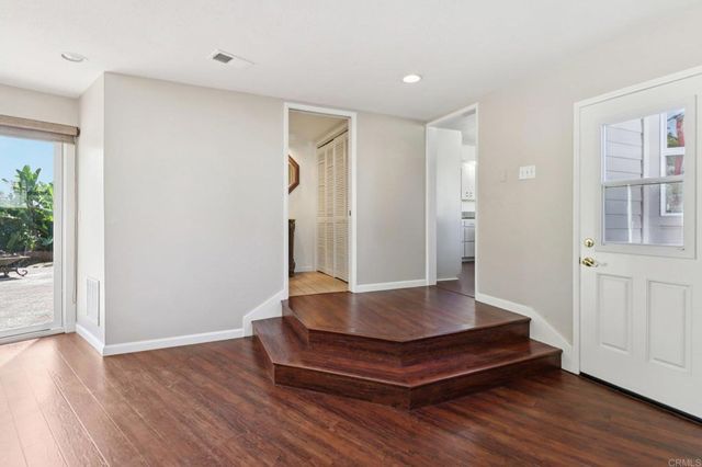 1607 Hunsaker Street, Oceanside, CA 92054