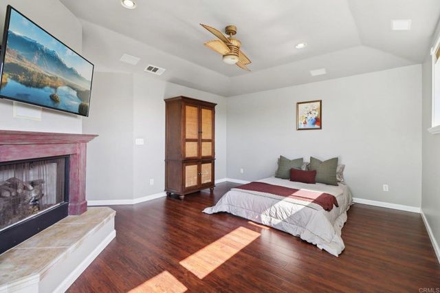 1607 Hunsaker Street, Oceanside, CA 92054