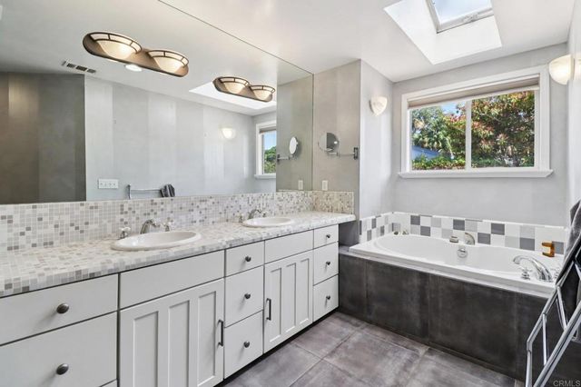 1607 Hunsaker Street, Oceanside, CA 92054