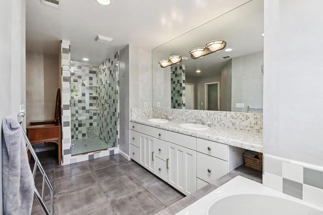 1607 Hunsaker Street, Oceanside, CA 92054