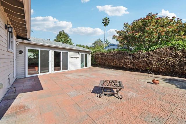 1607 Hunsaker Street, Oceanside, CA 92054