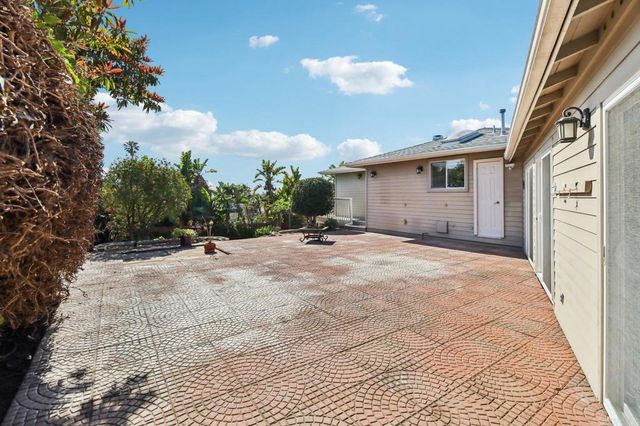 1607 Hunsaker Street, Oceanside, CA 92054