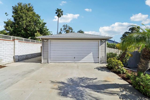 1607 Hunsaker Street, Oceanside, CA 92054