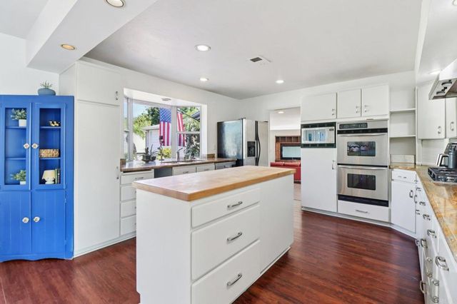 1607 Hunsaker Street, Oceanside, CA 92054