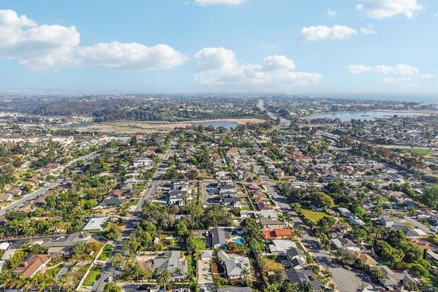 1607 Hunsaker Street, Oceanside, CA 92054