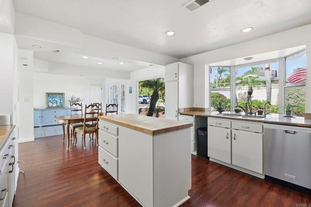 1607 Hunsaker Street, Oceanside, CA 92054