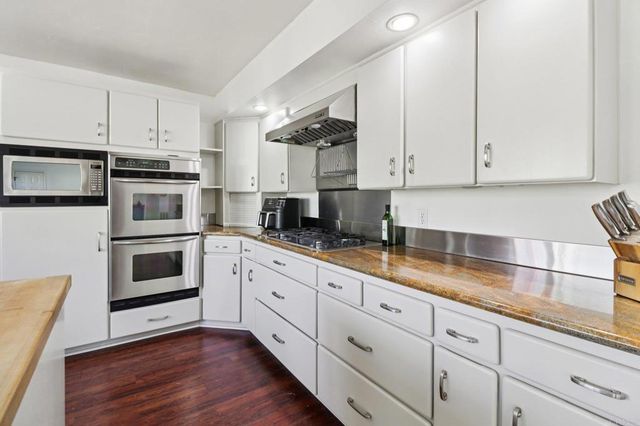 1607 Hunsaker Street, Oceanside, CA 92054