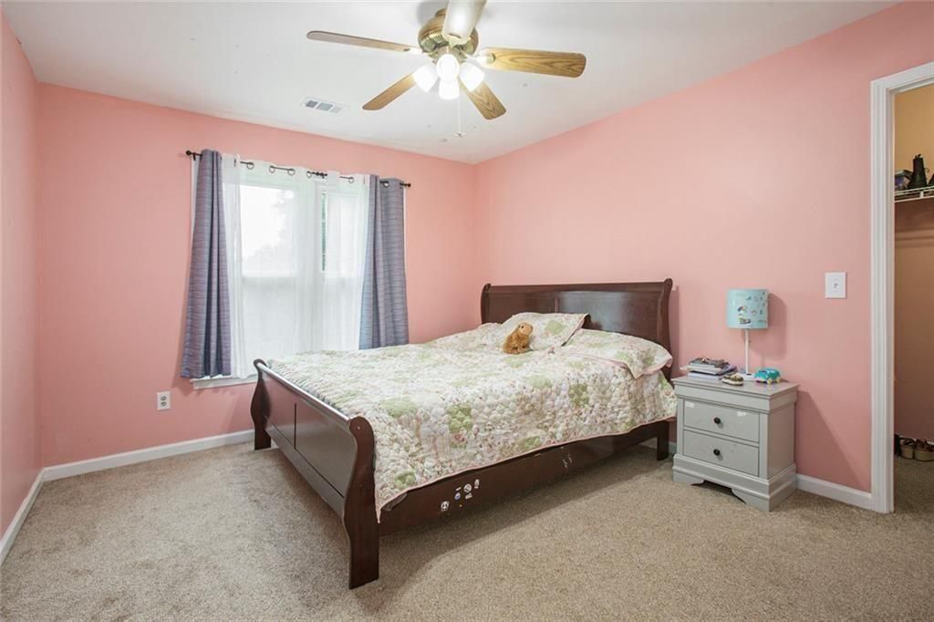 Image 16 of property listing at 2482 Windchase Court, Buford, GA 30518