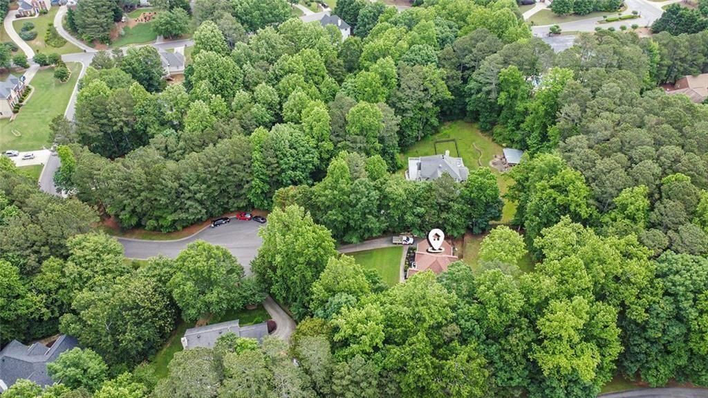 Image 32 of property listing at 2482 Windchase Court, Buford, GA 30518