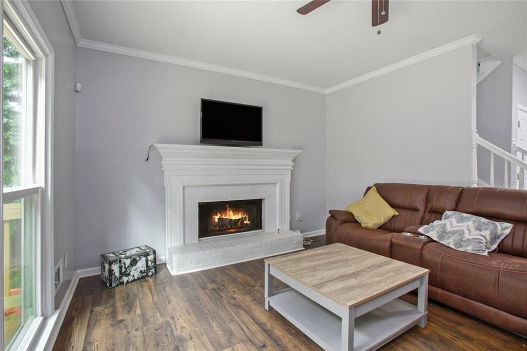 Image 6 of property listing at 2482 Windchase Court, Buford, GA 30518