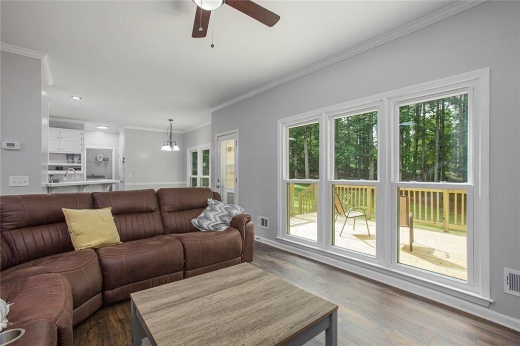 Image 7 of property listing at 2482 Windchase Court, Buford, GA 30518