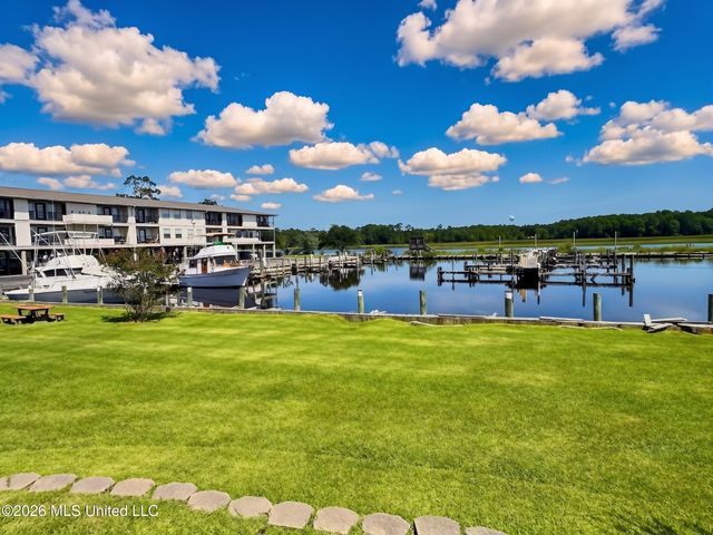 3230 Cumberland Road, 35, Ocean Springs, MS 39564