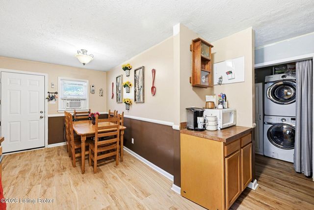 5404 Rayburn Rd, Louisville, KY 40272
