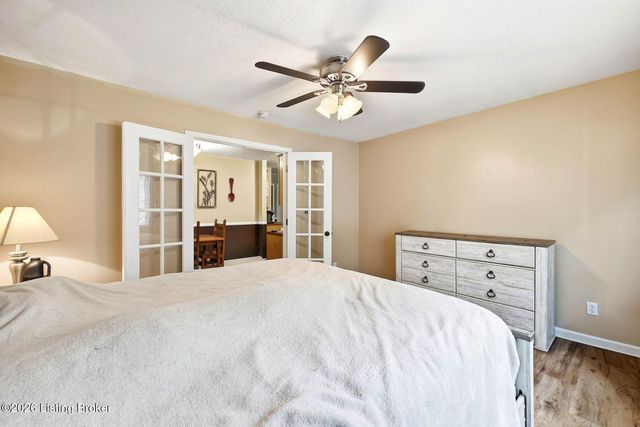 5404 Rayburn Rd, Louisville, KY 40272