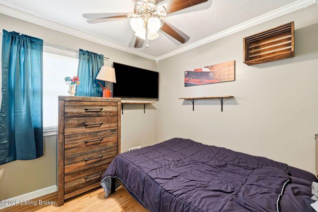 5404 Rayburn Rd, Louisville, KY 40272